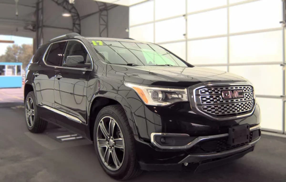 2017 GMC ACADIA Denali 4