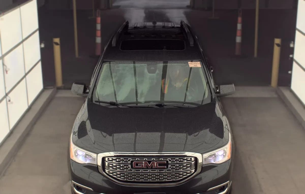 2017 GMC ACADIA Denali 3
