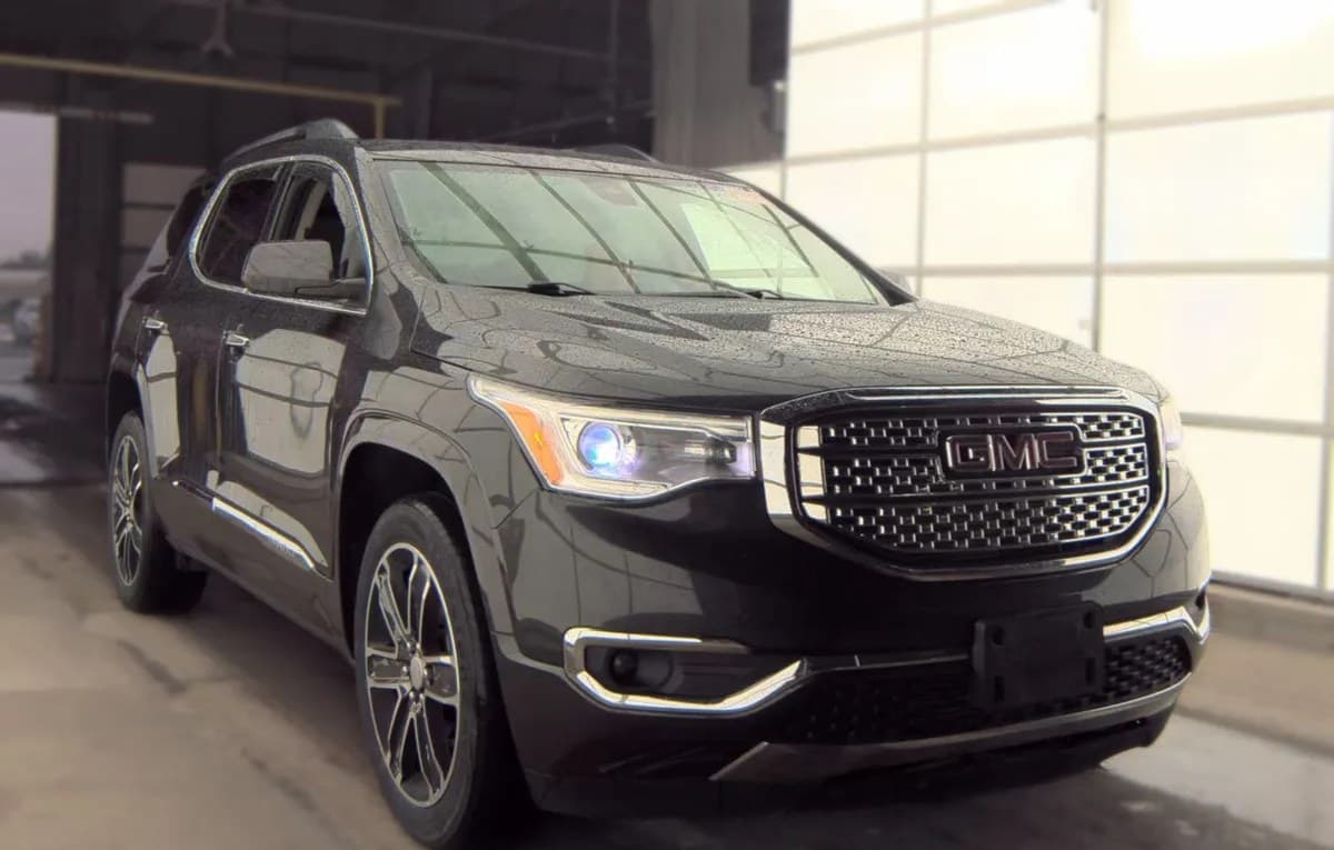 2017 GMC ACADIA Denali 4