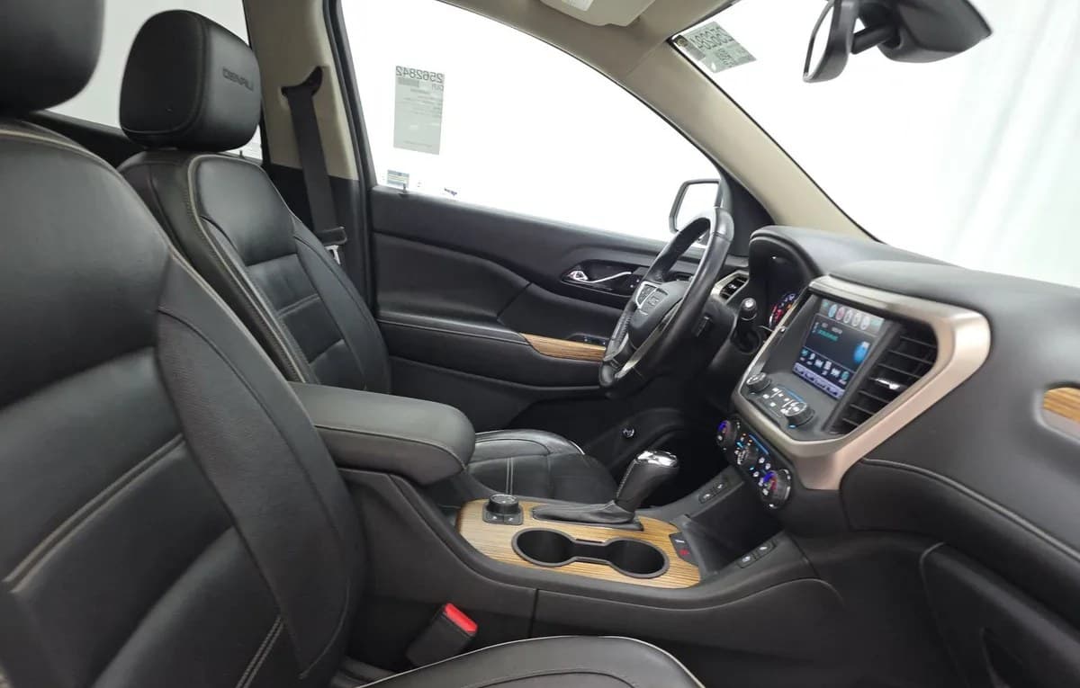 2017 GMC ACADIA Denali 5