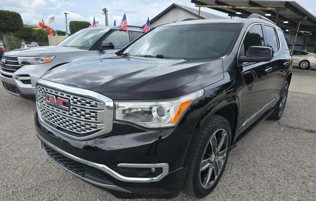 2017 GMC ACADIA DENALI 5SA 2