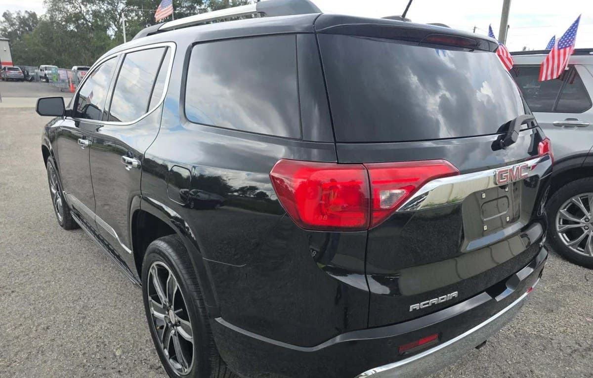 2017 GMC ACADIA DENALI 5SA 3