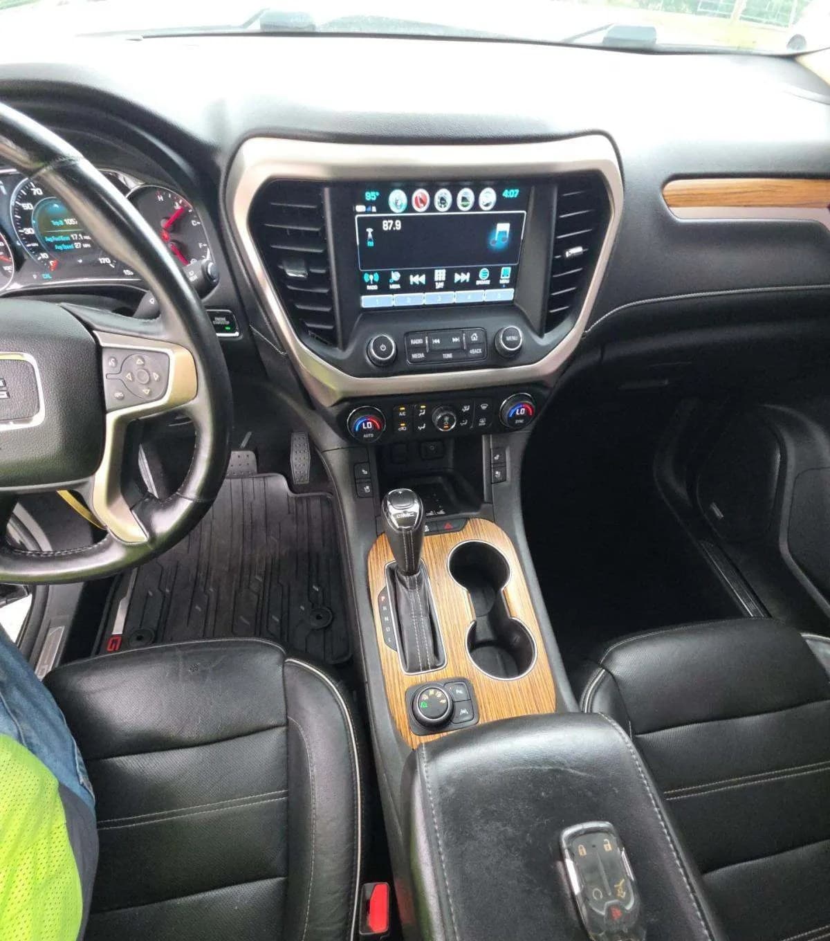 2017 GMC ACADIA DENALI 5SA 7