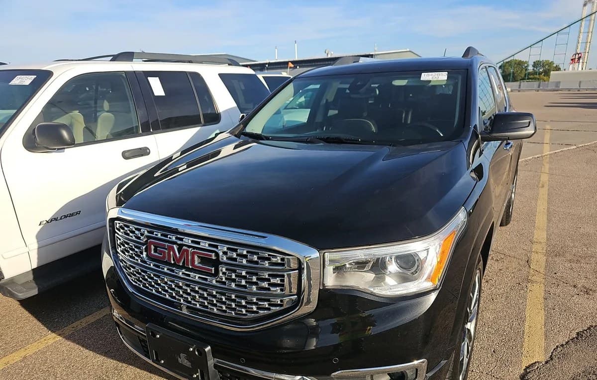 2017 GMC ACADIA DENALI 5SA 3