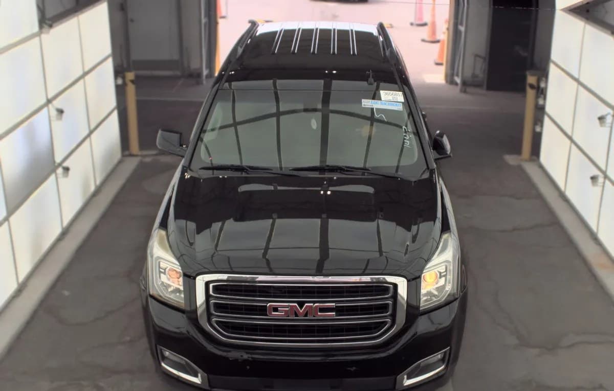 2020 GMC YUKON SLE 3