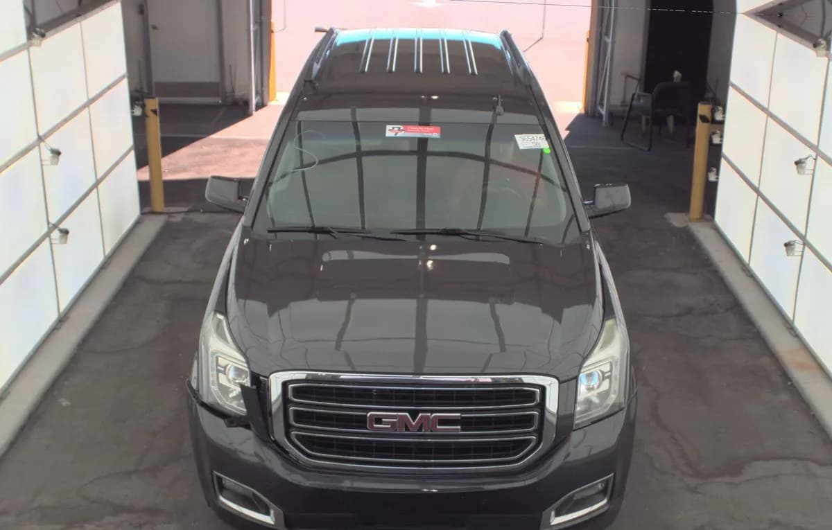 2018 GMC YUKON SLE 3
