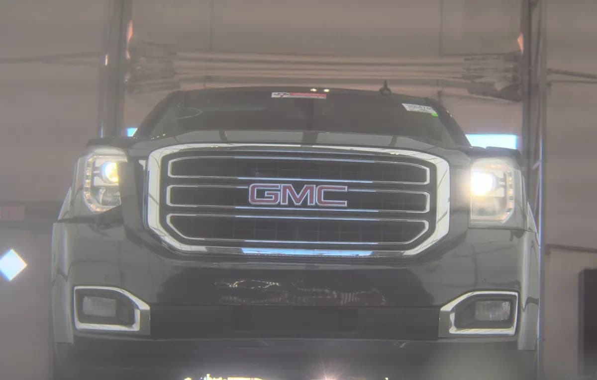 2018 GMC YUKON SLE 4