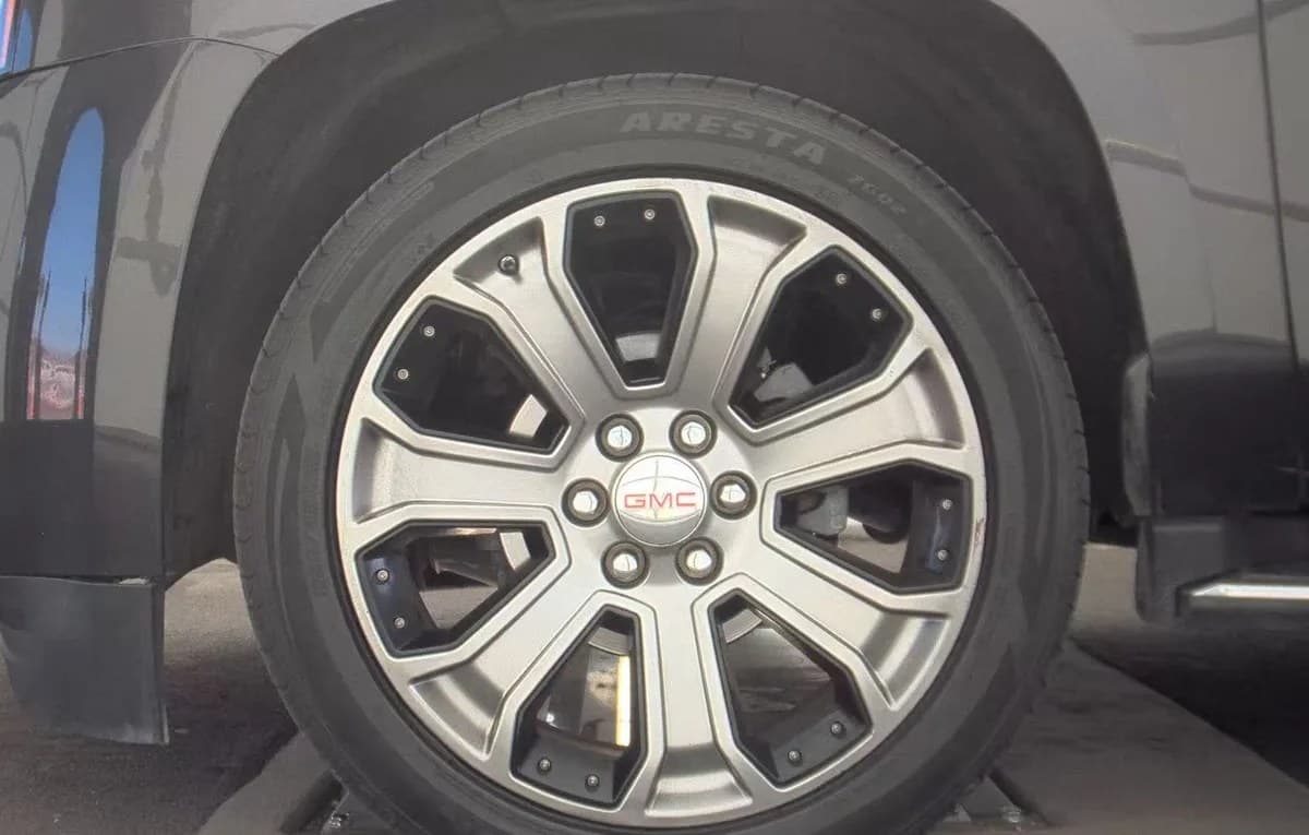 2018 GMC YUKON SLE 6