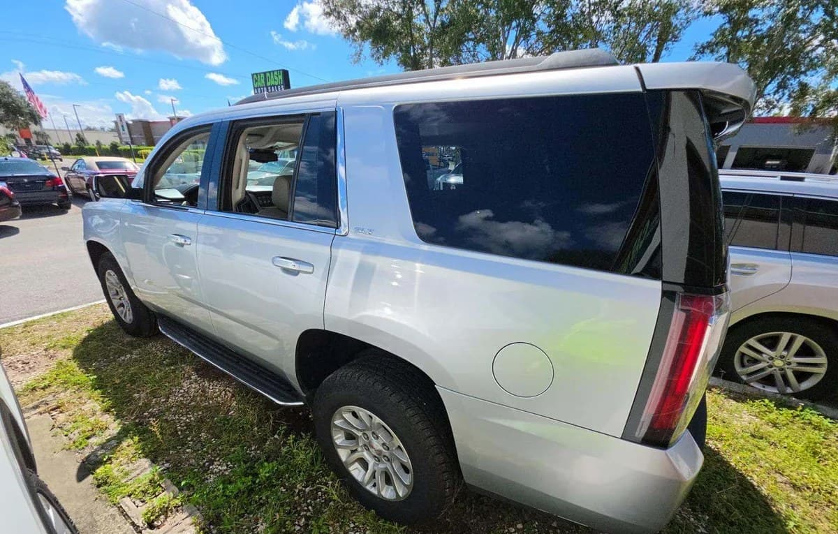 2017 GMC YUKON SLT 3