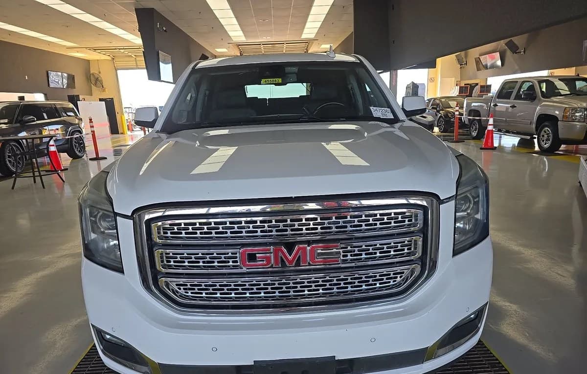 2018 GMC YUKON SLT 4SA 3