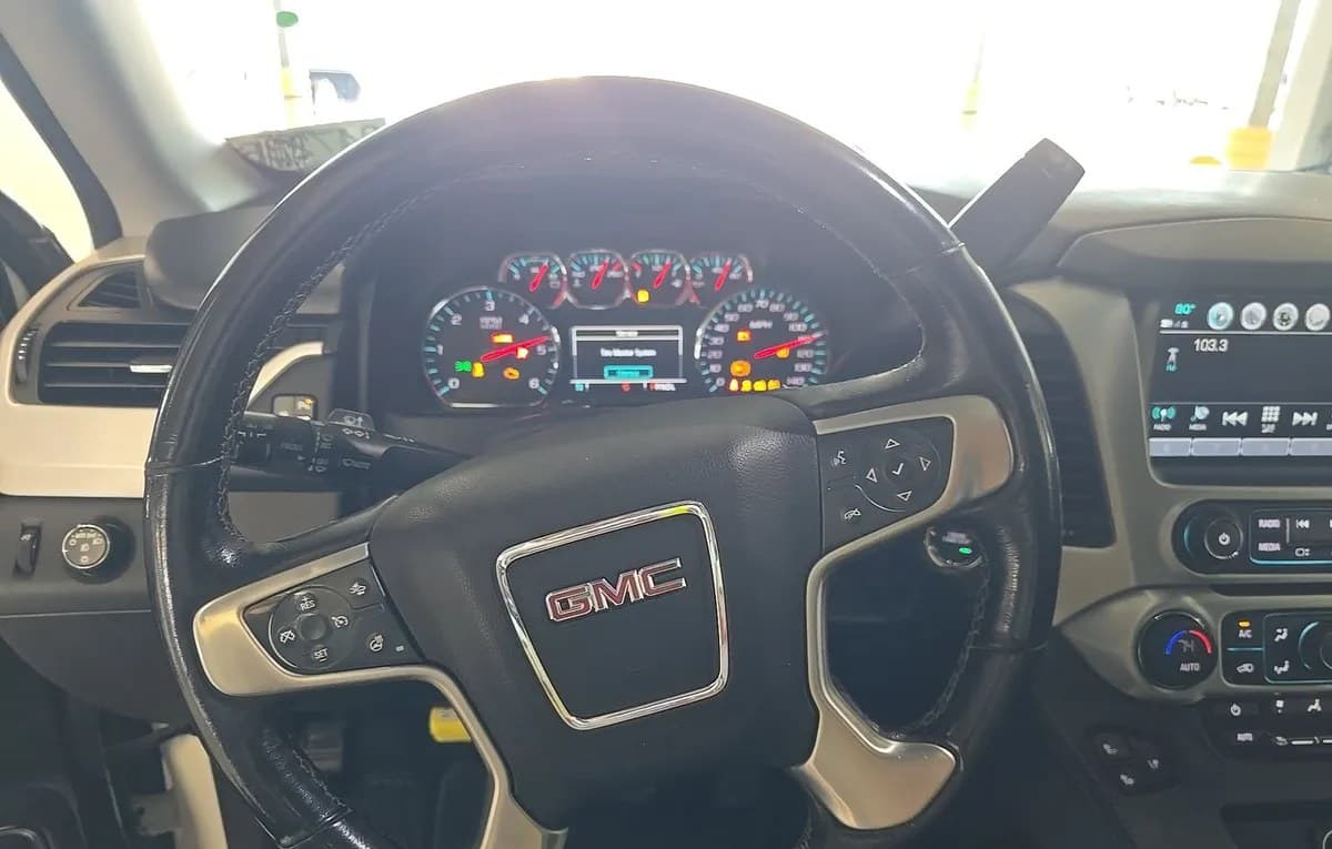 2018 GMC YUKON SLT 4SA 7