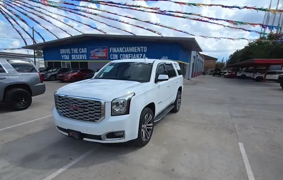 2017 GMC YUKON SLT 2