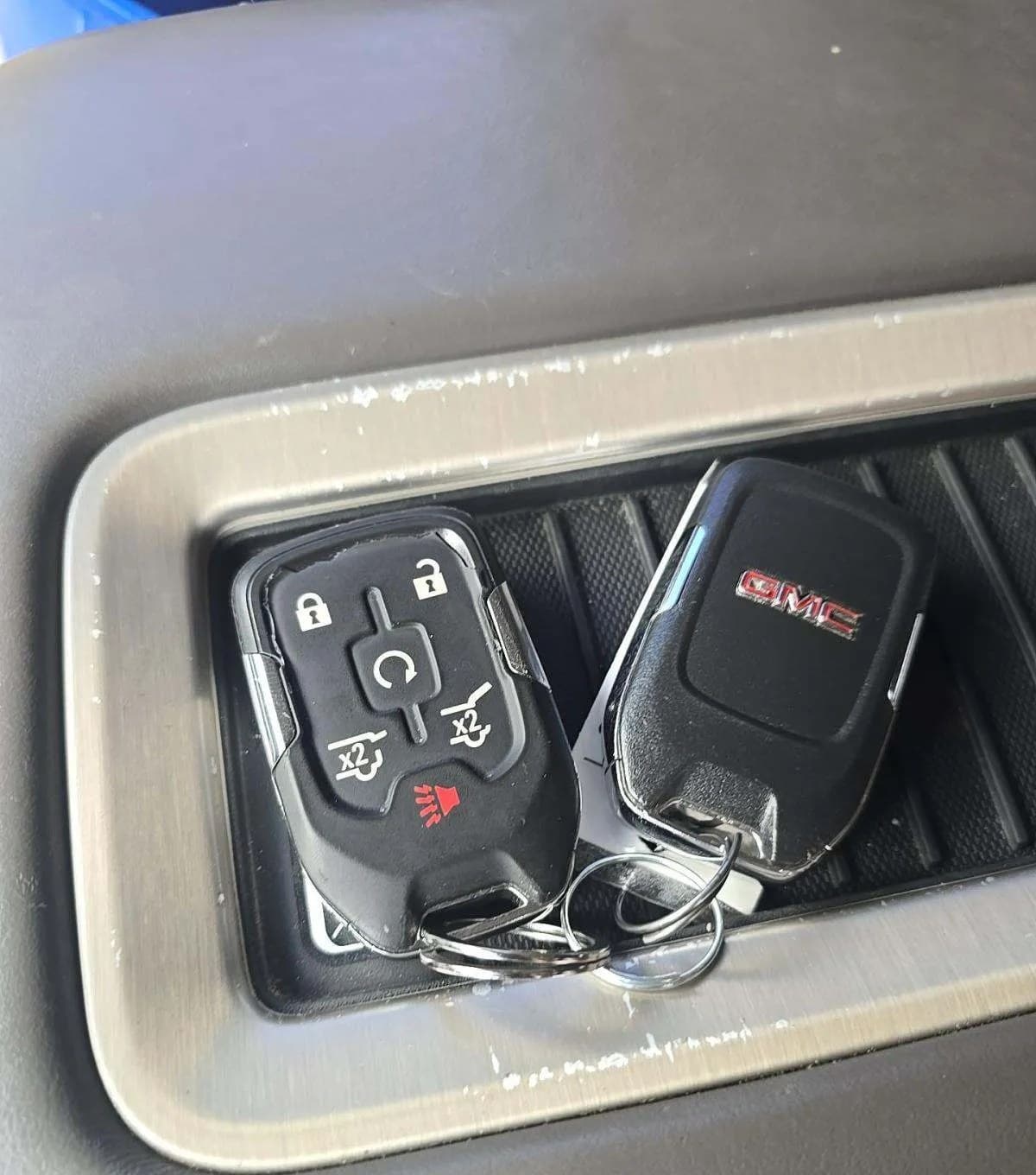 2017 GMC YUKON Denali 5
