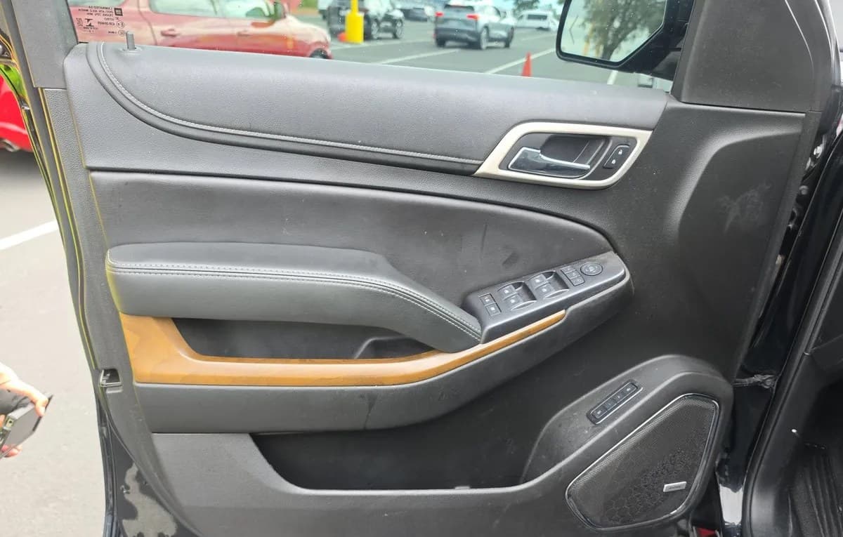2020 GMC YUKON XL Denali 6