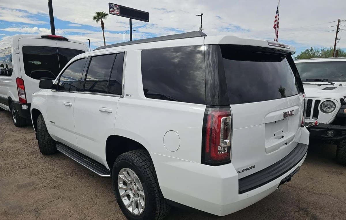 2019 GMC YUKON SLT 3