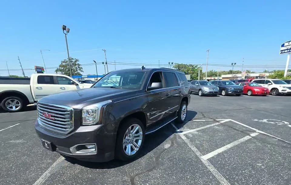 2017 GMC YUKON SLT 2