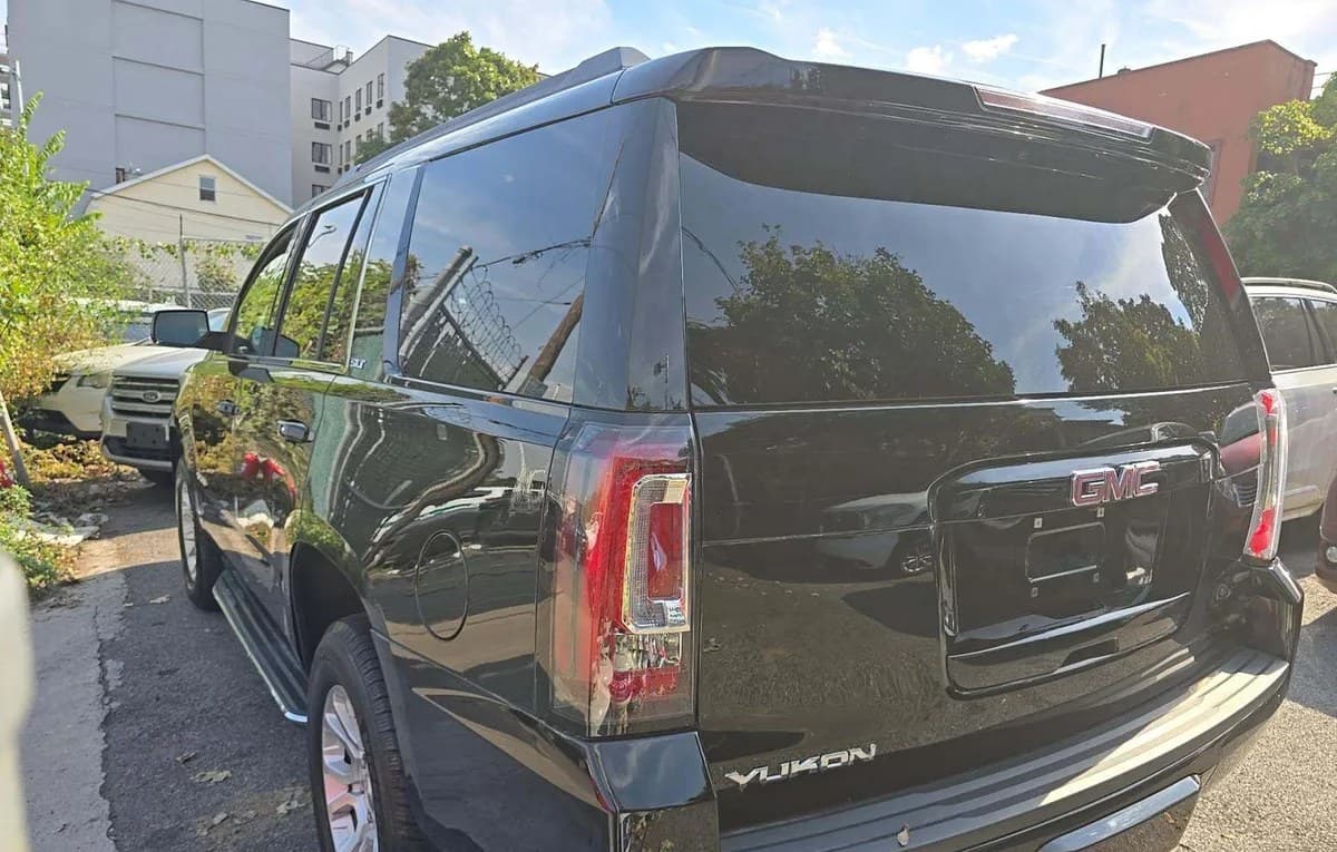 2017 GMC YUKON SLT 3