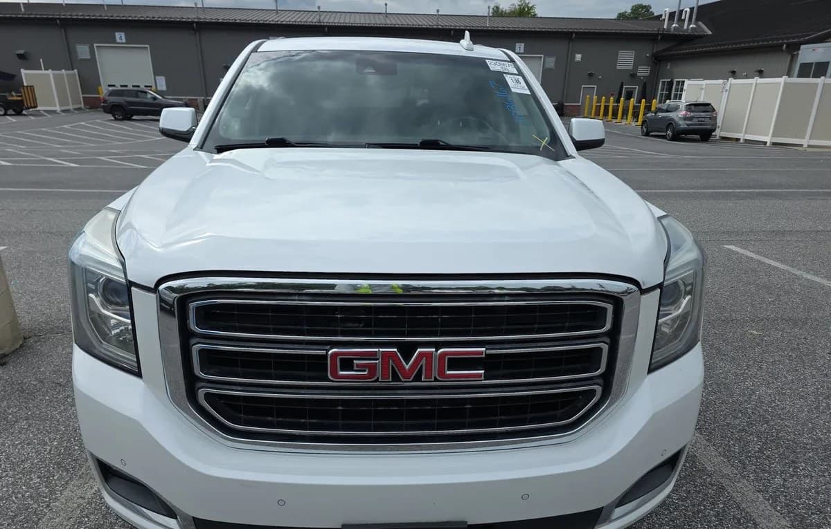 2017 GMC YUKON SLT 2