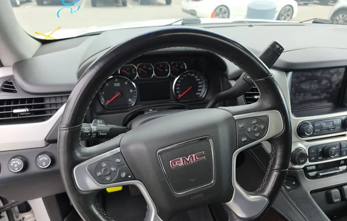 2017 GMC YUKON SLT 6