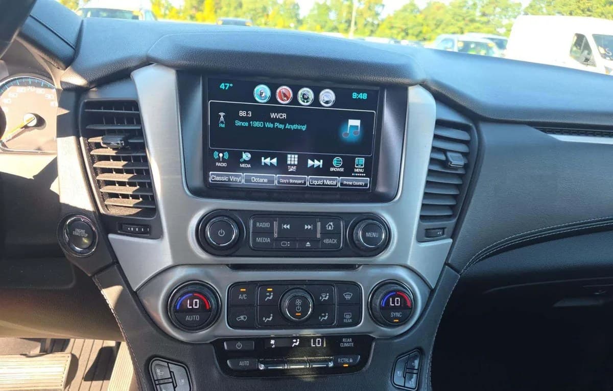 2017 GMC YUKON SLT 4SA 7