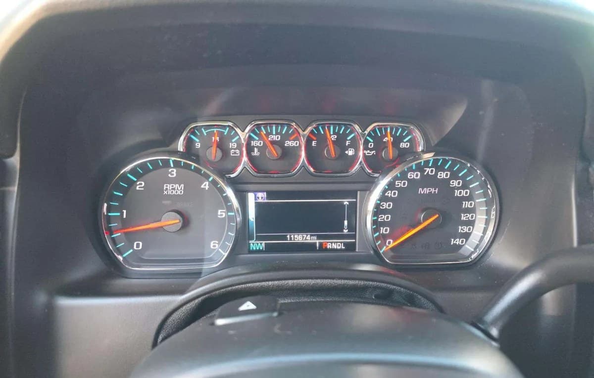 2017 GMC YUKON SLT 4SA 6