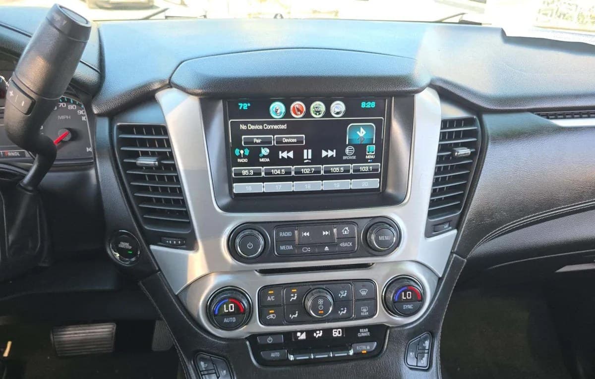2017 GMC YUKON SLT 4SA 7