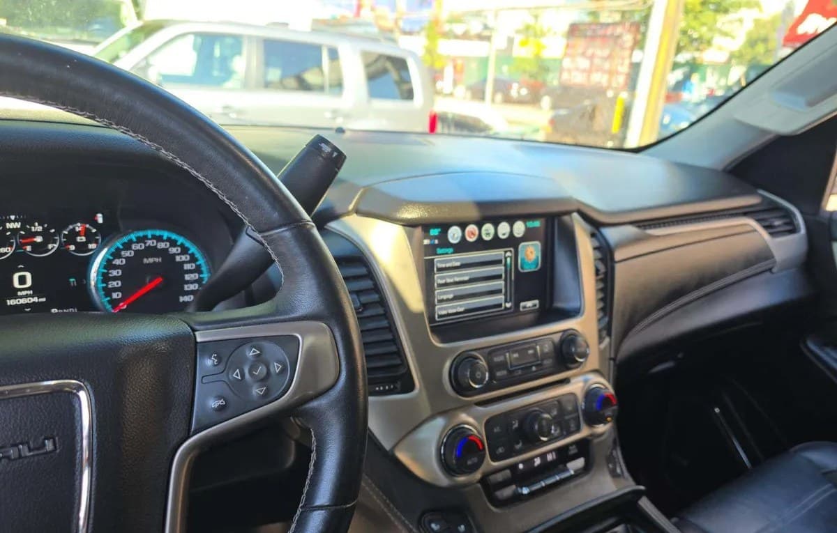 2018 GMC YUKON Denali 7