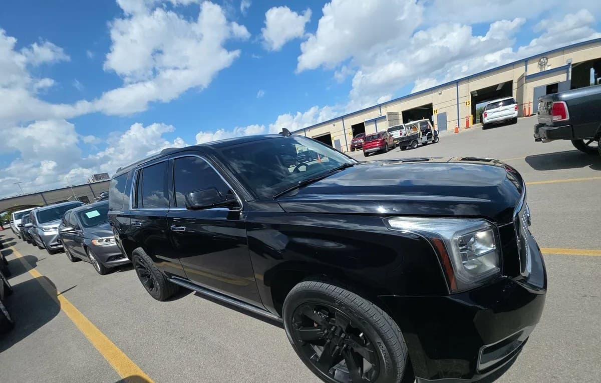 2017 GMC YUKON Denali 4