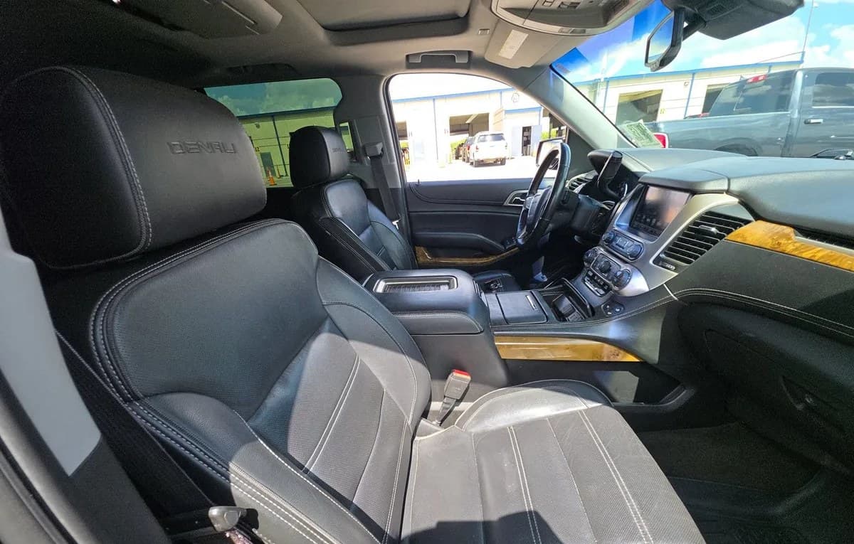 2017 GMC YUKON Denali 5