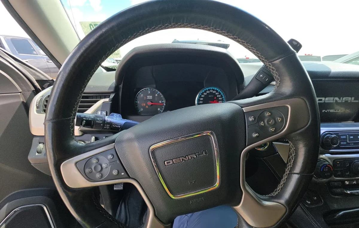 2017 GMC YUKON Denali 7