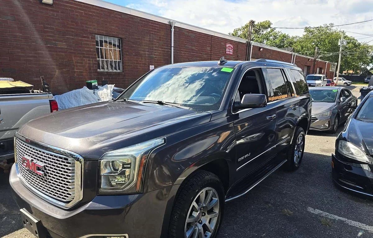 2017 GMC YUKON Denali 2