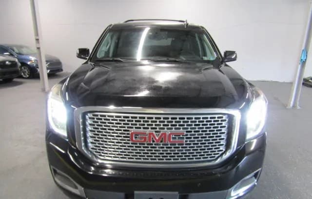 2017 GMC YUKON Denali 3