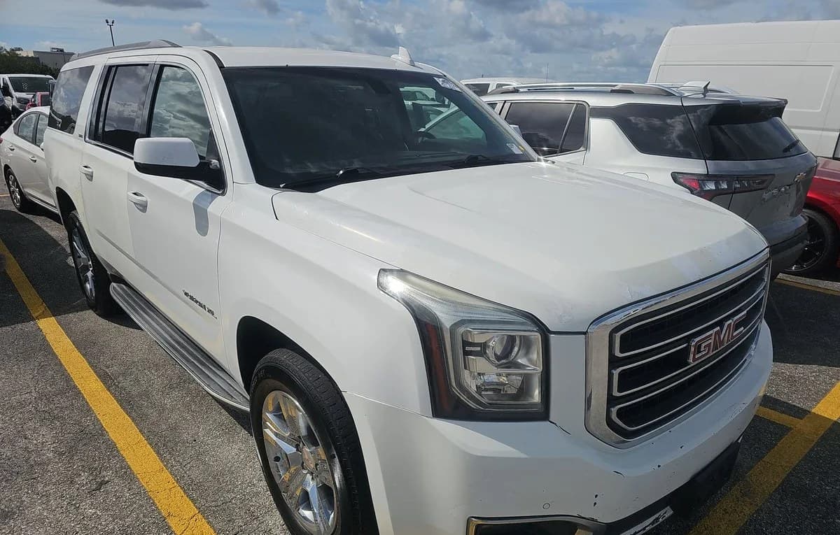 2017 GMC YUKON XL SLE 3