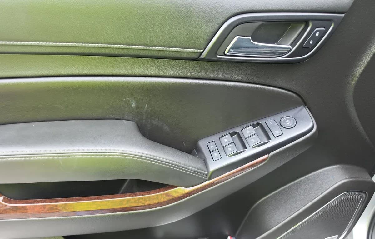 2017 GMC YUKON XL SLE 6