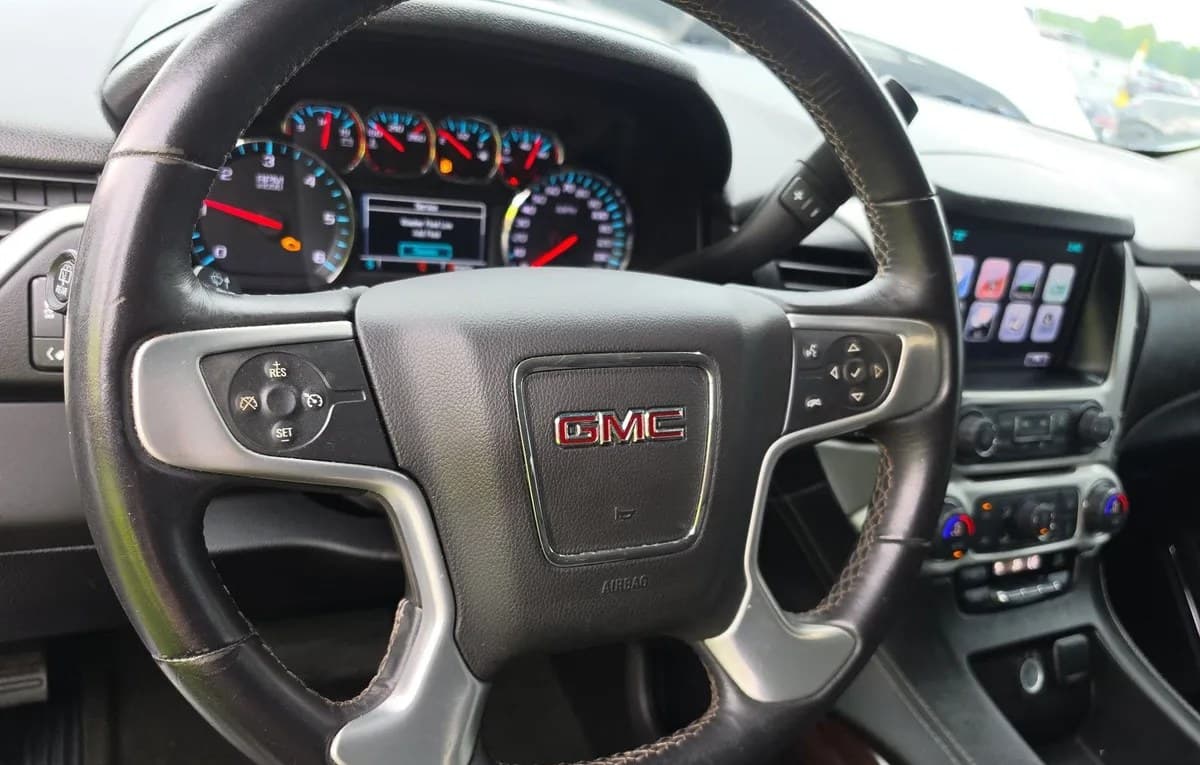 2017 GMC YUKON XL SLE 7