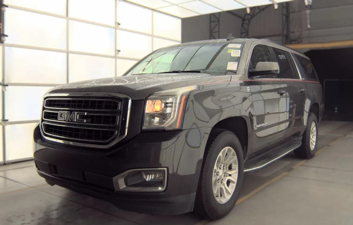 2017 GMC YUKON XL SLT 1