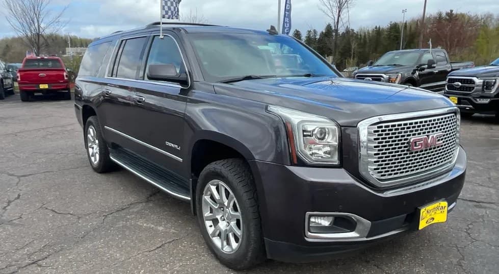 2017 GMC YUKON XL Denali 4