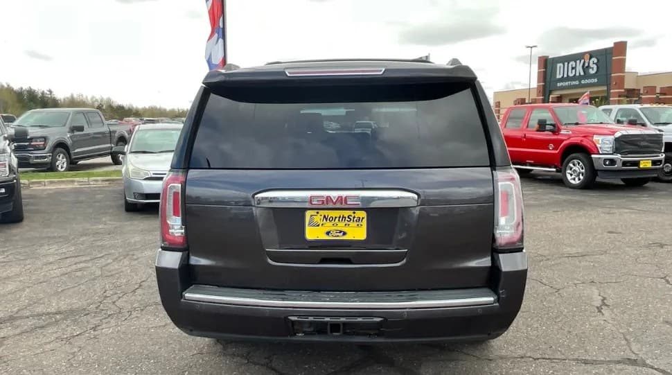 2017 GMC YUKON XL Denali 5