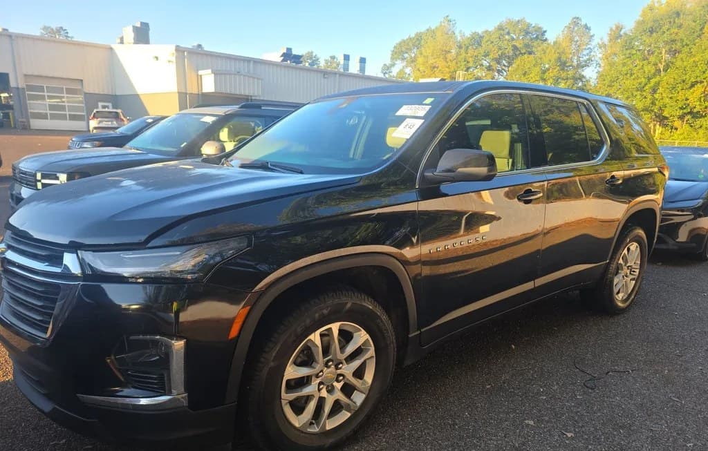 2023 CHEVROLET TRAVERSE LS 2