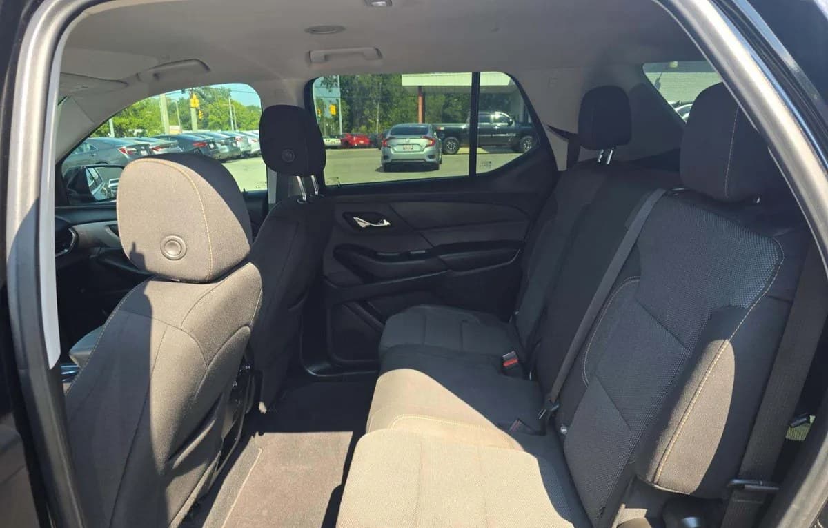 2020 CHEVROLET TRAVERSE LS 7