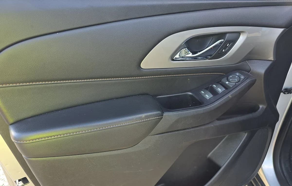 2019 CHEVROLET TRAVERSE LS 6