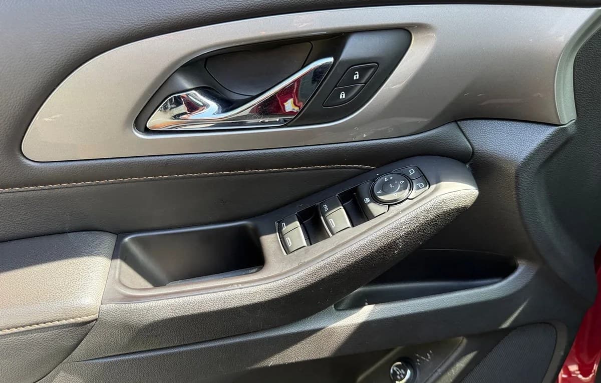 2019 CHEVROLET TRAVERSE LT 5