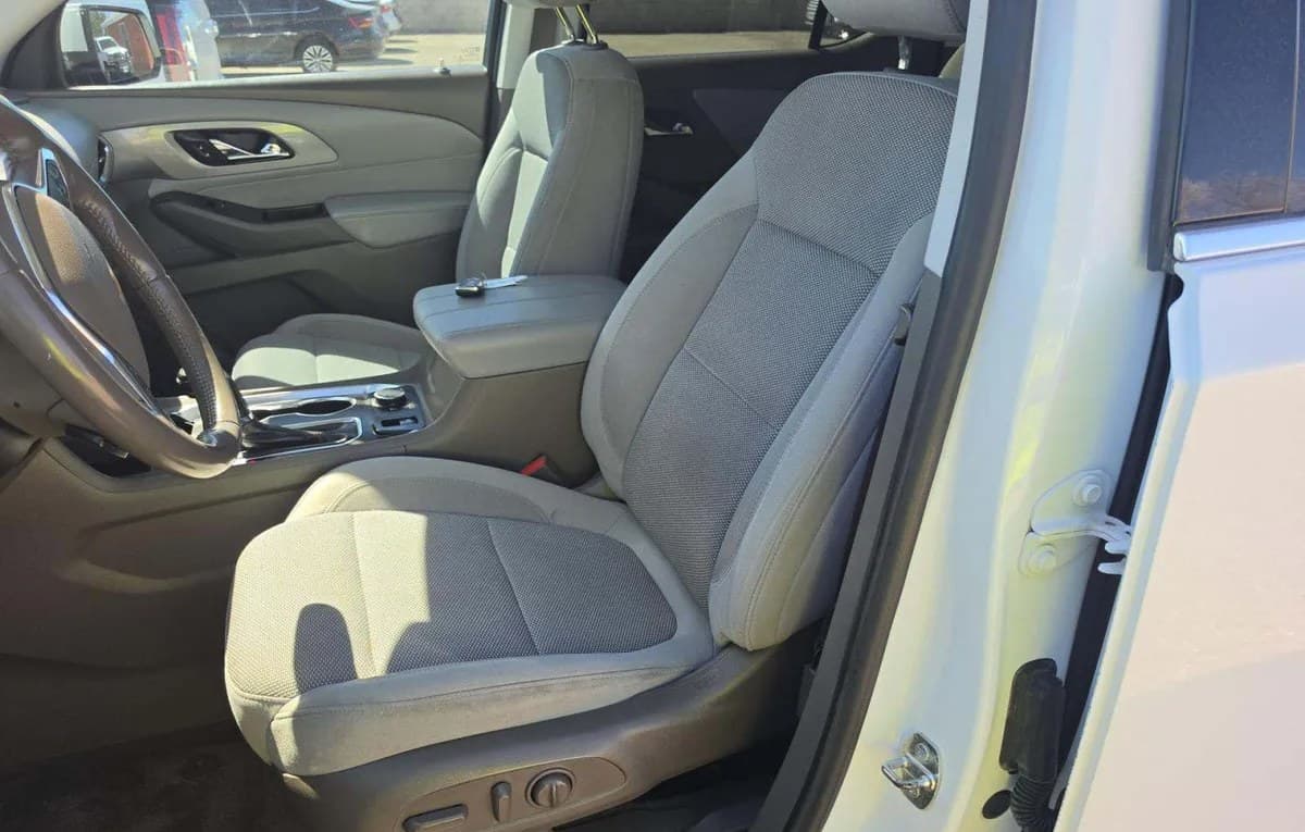 2020 CHEVROLET TRAVERSE LT CLOTH 1LT 4
