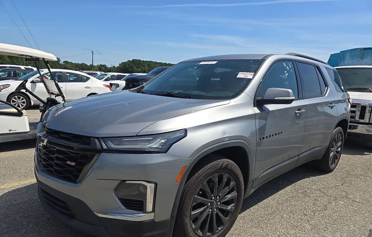 2023 CHEVROLET TRAVERSE RS 2