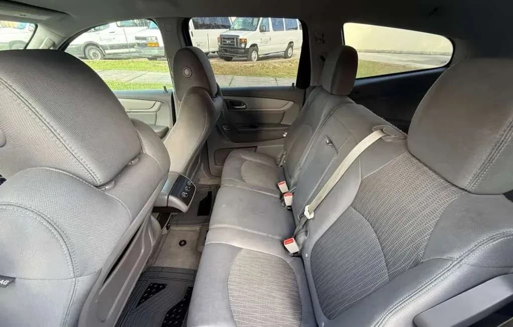 2017 CHEVROLET TRAVERSE LS 5