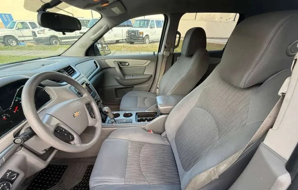 2017 CHEVROLET TRAVERSE LS 6