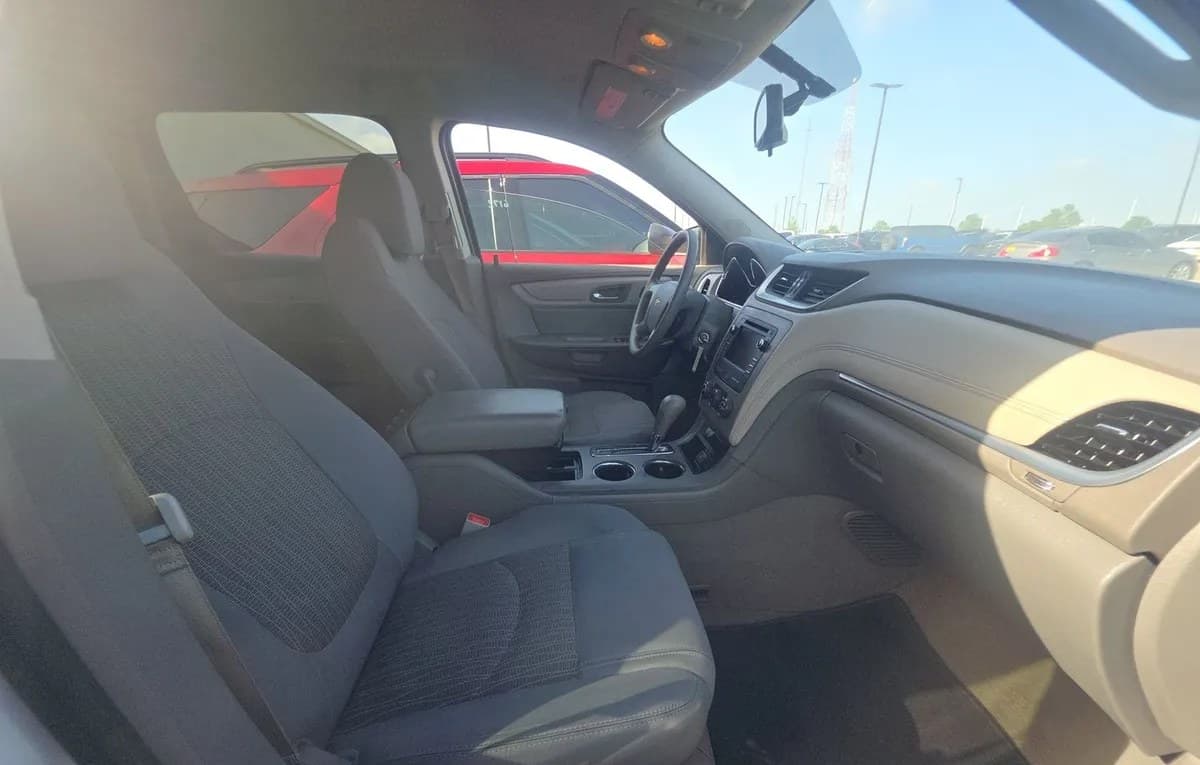 2017 CHEVROLET TRAVERSE LS 1LS 5