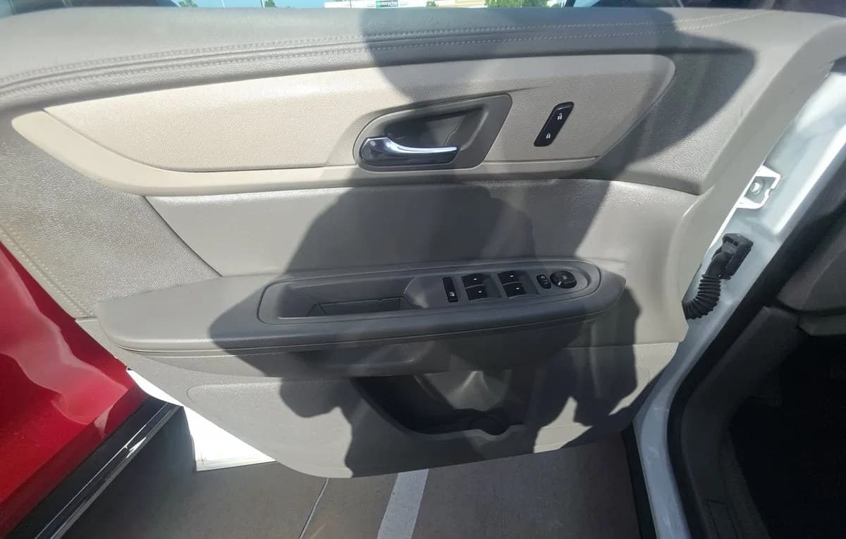 2017 CHEVROLET TRAVERSE LS 1LS 6