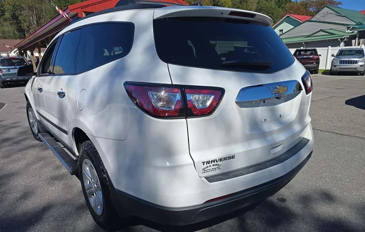2017 CHEVROLET TRAVERSE LS 1LS 3