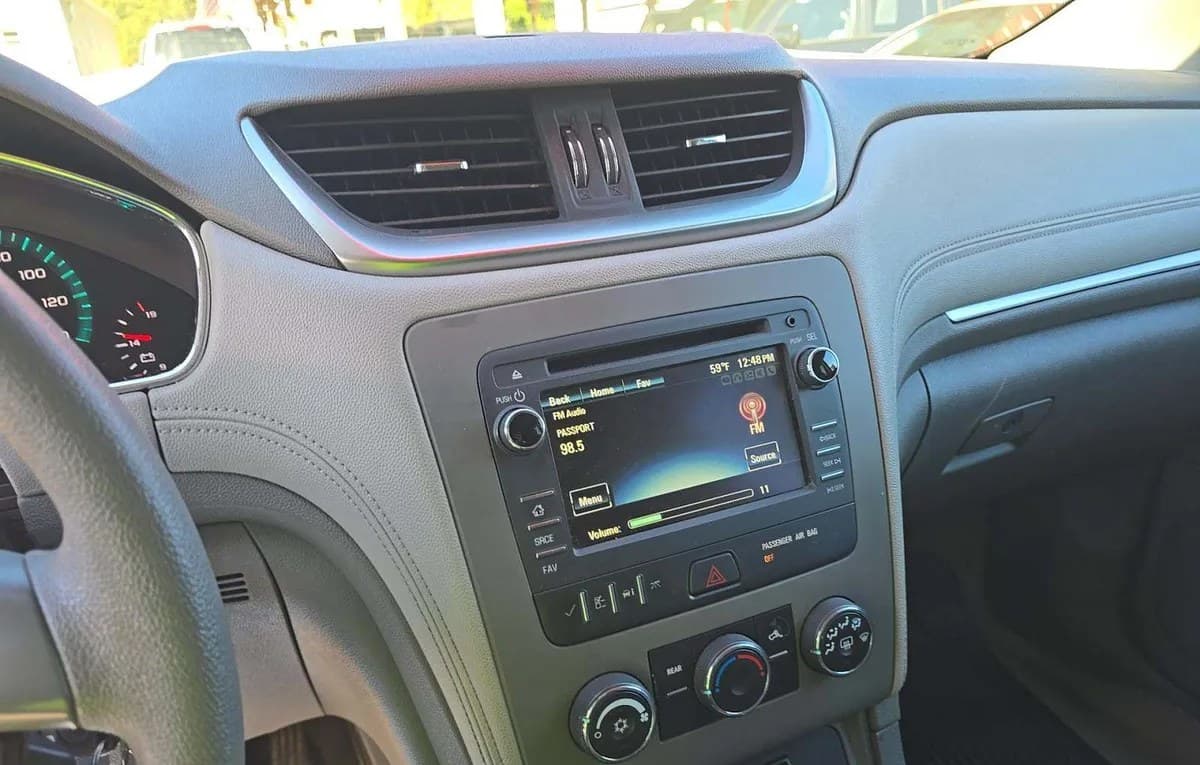 2017 CHEVROLET TRAVERSE LS 1LS 7